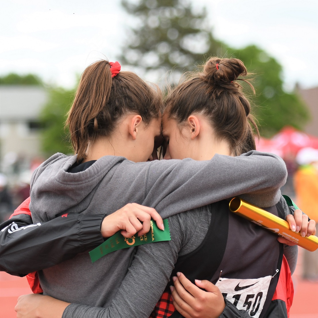 Beaudrys, Dunn hug post final relay