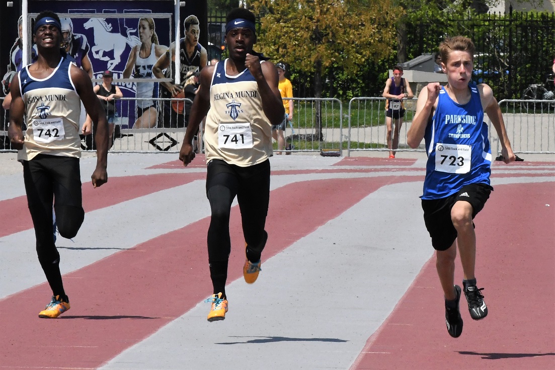 Roth wins junior 200 final