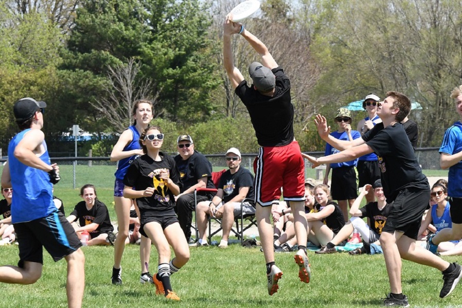 Beavers ultimate frisbee tournament